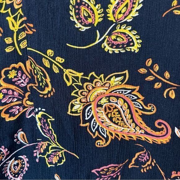 Magnolia Grace Embroidered Floral Paisley Print Top - Picture 4 of 6